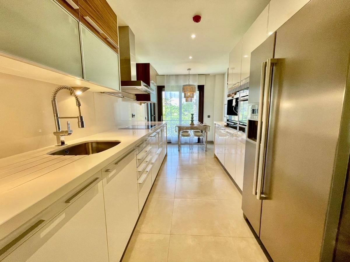 Doncella Beach , apartamento con vistas al mar Estepona Esterno foto